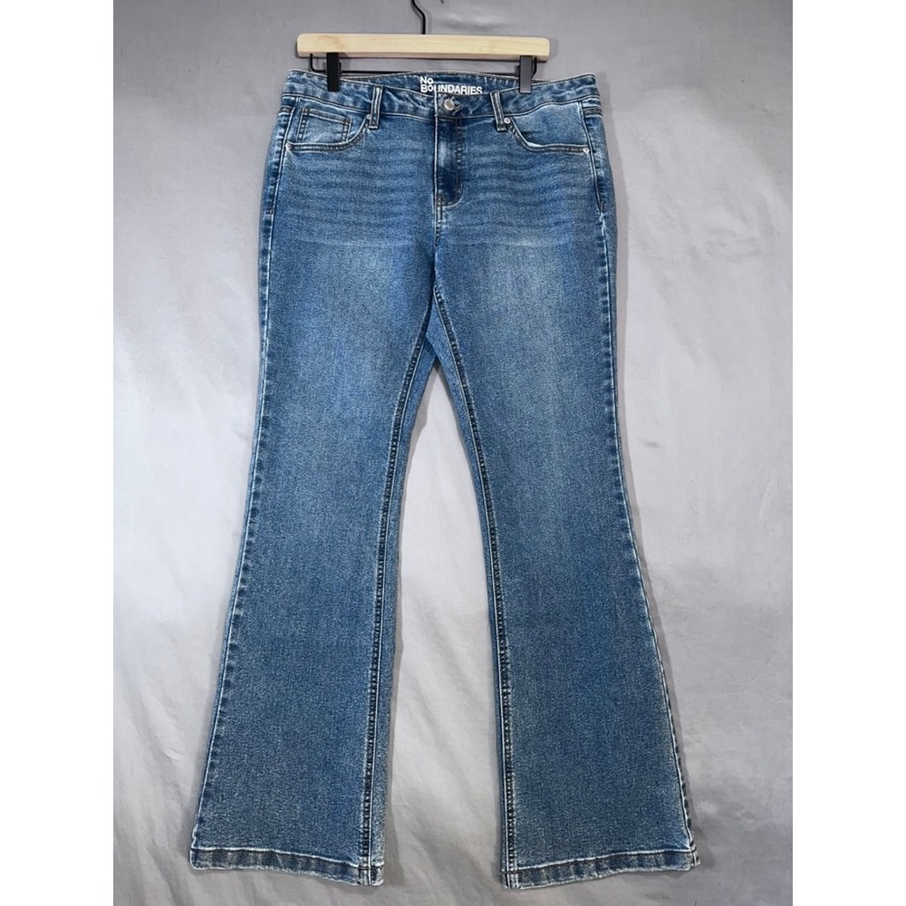 No Boundaries Womens Bow Back Pocket Bootcut Jeans Blue Wash Size 14